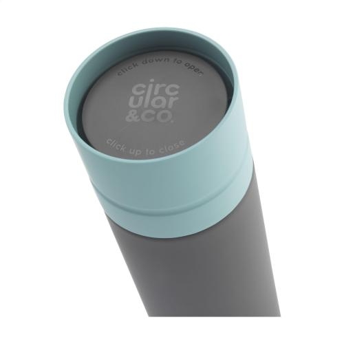 Circular&Co Reusable Bottle 600 ml waterfles zwart/blauw