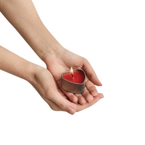 Kaars in metalen hartvormige houder rood/zilver