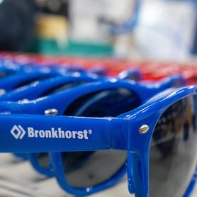 Blauwe zonnebril